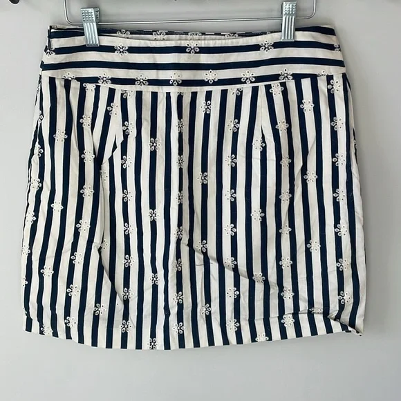 Brooklyn Industries navy & white button front skirt with embroidered eyelets - Picture 3 of 4